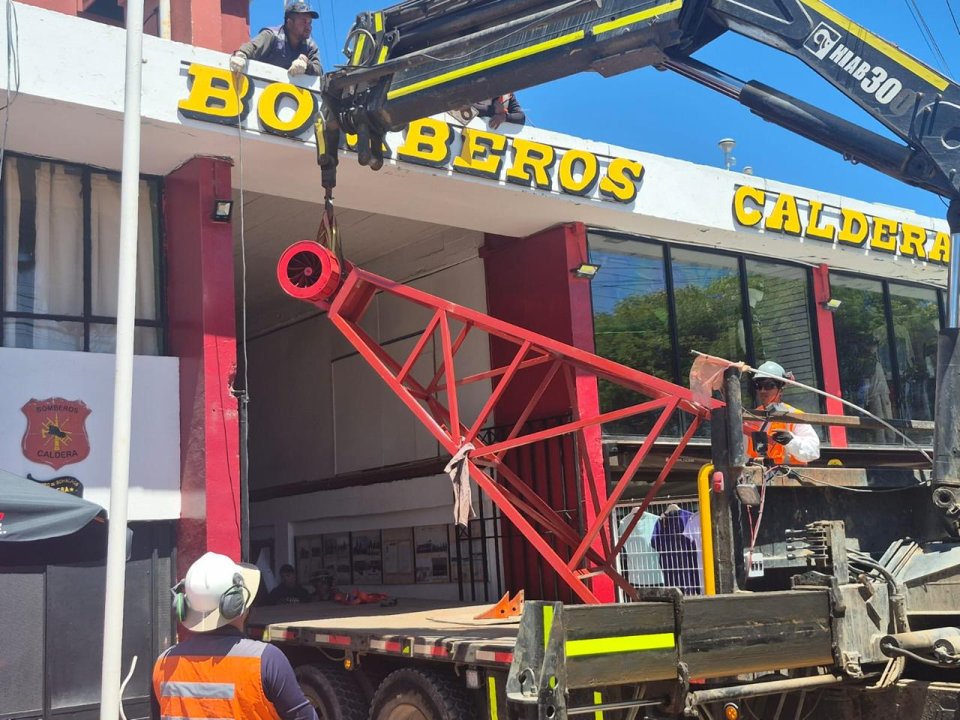 /bomberos-de-caldera-recupera-su-historica-alarma-comunitaria-gracias-a-un