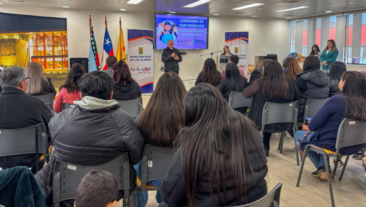 /once-mujeres-de-los-alamos-reciben-certificacion-en-curso-impartido-por-la