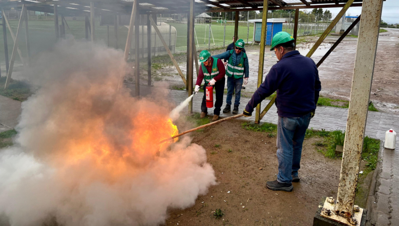 /pehuen-forma-su-primer-equipo-comunitario-de-respuesta-a-emergencias-16