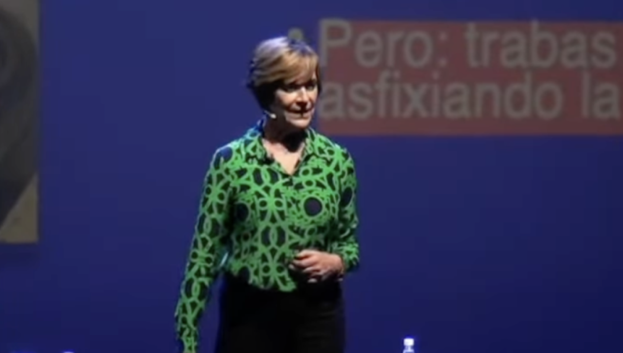 /el-salmon-es-el-cobre-de-las-regiones-australes-evelyn-matthei-plantea