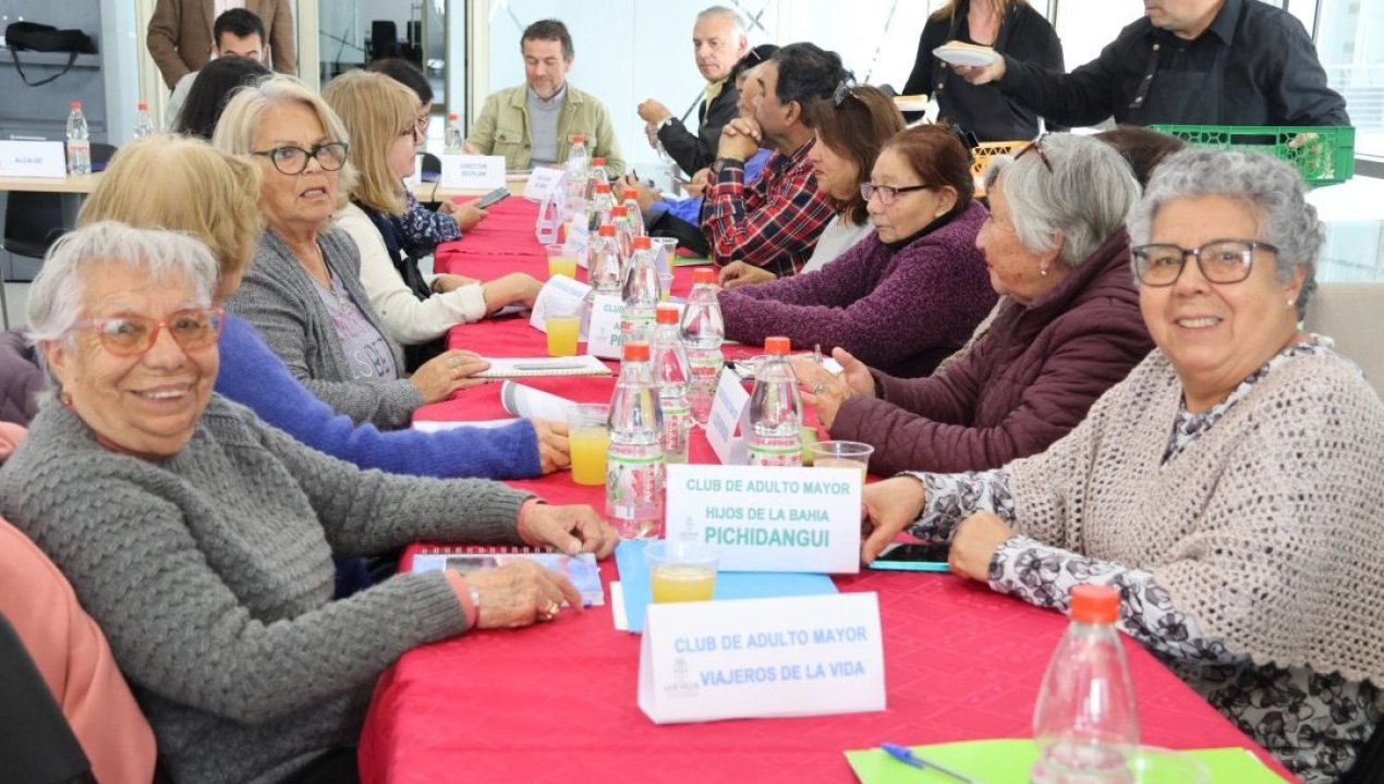 /los-vilos-reafirma-su-compromiso-con-las-personas-mayores