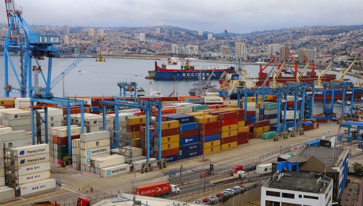 /regionales/movilizacion-portuaria-tensiona-valparaiso-en-medio-de-negociaciones