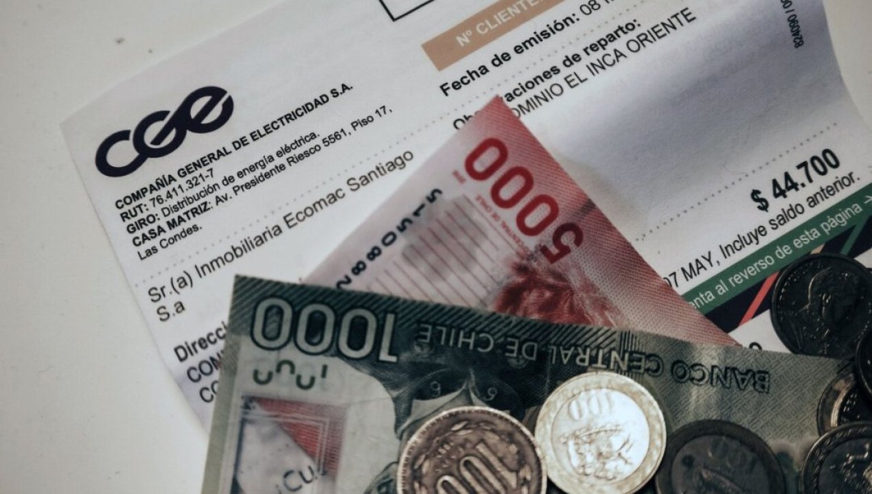 /actualidad/gobierno-anuncia-devolucion-en-las-cuentas-de-luz-hogares-recibiran-hasta