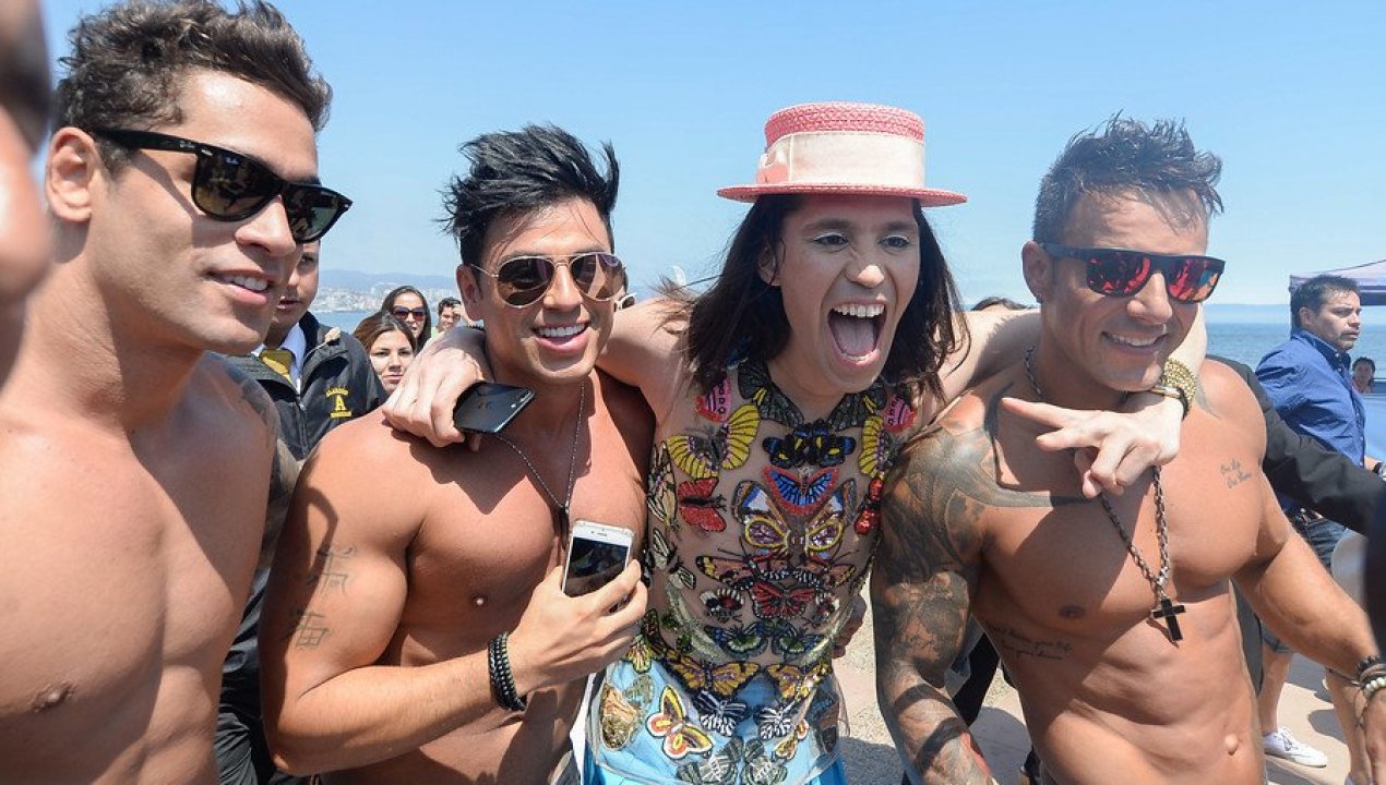 /magazine/por-tener-vih-reconocido-personaje-afirma-que-no-lo-dejaron-estar-en