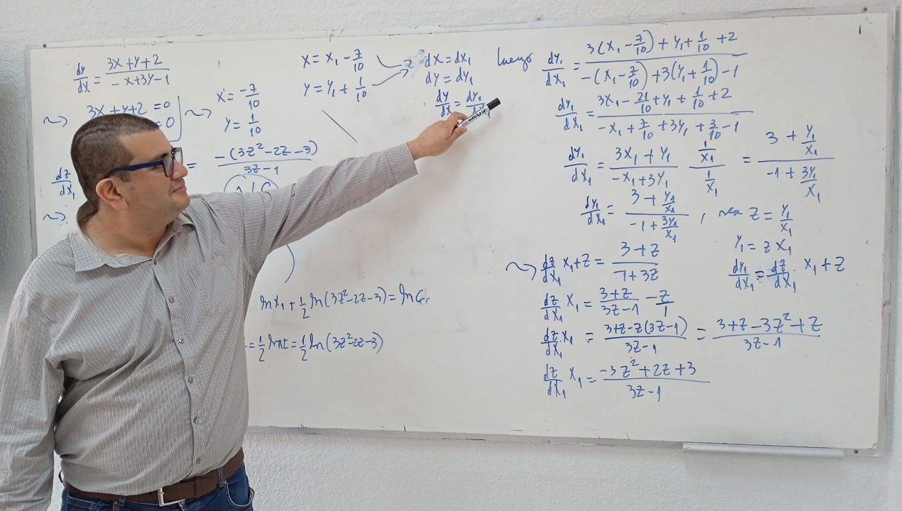 /academico-de-la-ua-presenta-inedito-estudio-sobre-el-uso-de-inteligencia