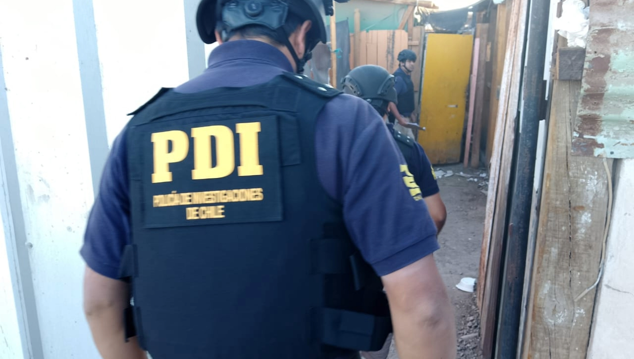 /region-de-antofagasta-pdi-realiza-masiva-fiscalizacion-migratoria-en-maria